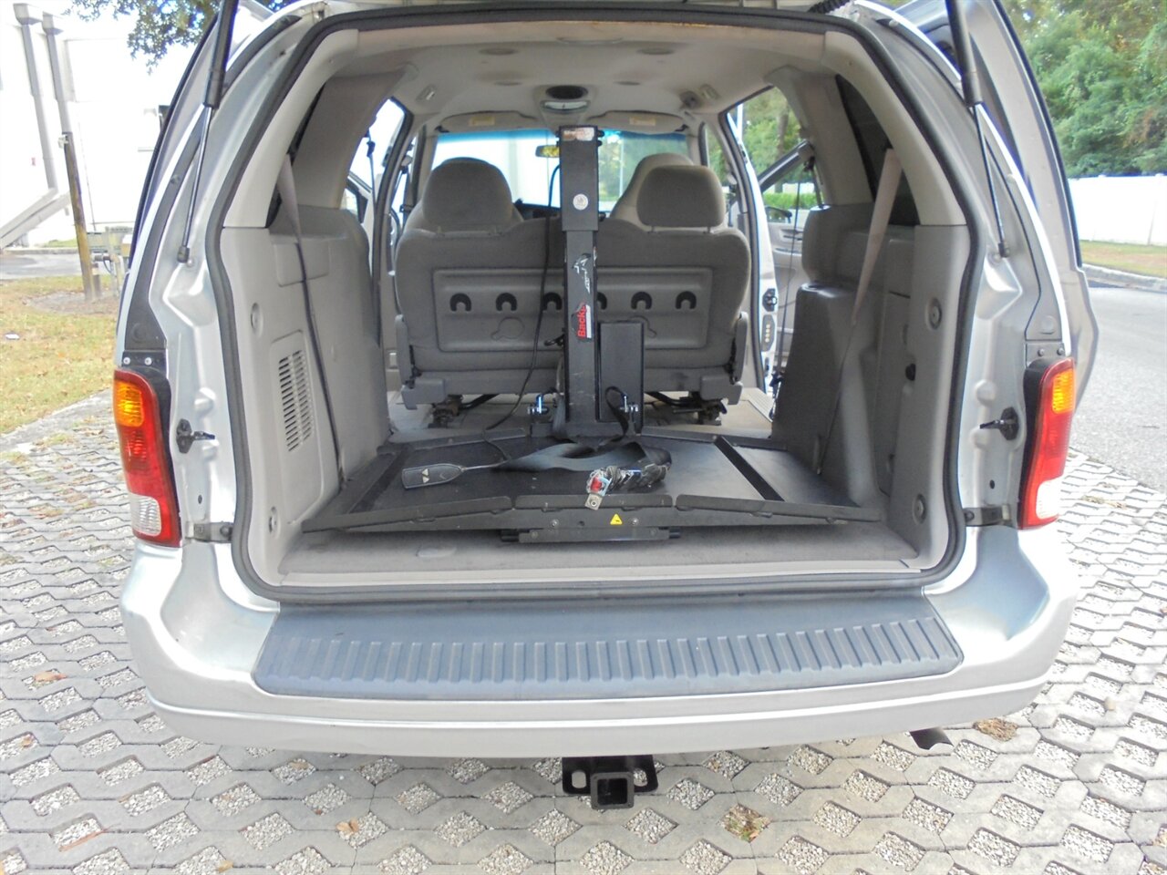 2002 Ford Windstar LX  Wheelchair lift/Handicap - Photo 30 - Deland, FL 32720