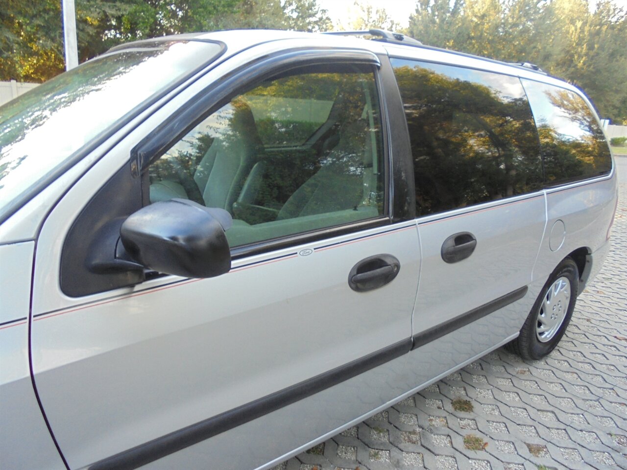 2002 Ford Windstar LX  Wheelchair lift/Handicap - Photo 11 - Deland, FL 32720