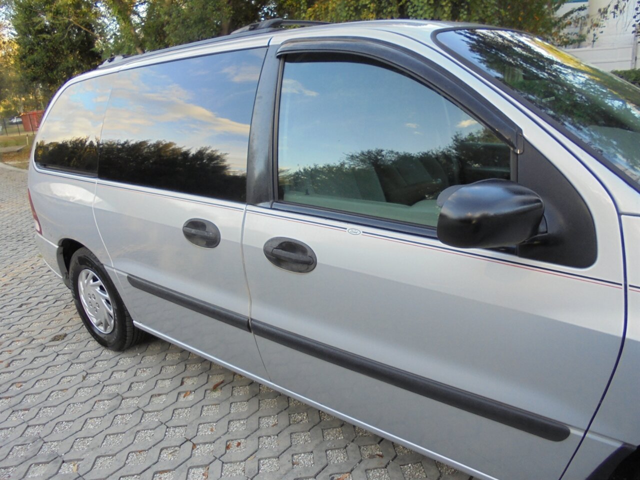 2002 Ford Windstar LX  Wheelchair lift/Handicap - Photo 10 - Deland, FL 32720