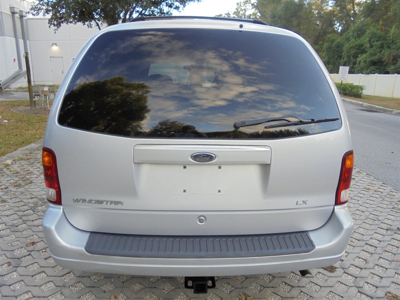 2002 Ford Windstar LX  Wheelchair lift/Handicap - Photo 13 - Deland, FL 32720