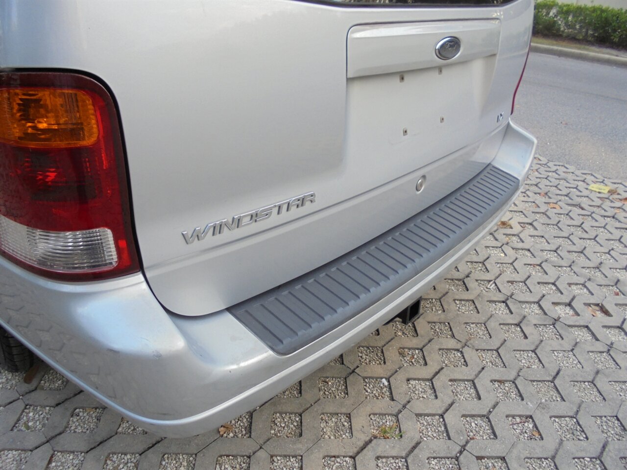 2002 Ford Windstar LX  Wheelchair lift/Handicap - Photo 19 - Deland, FL 32720