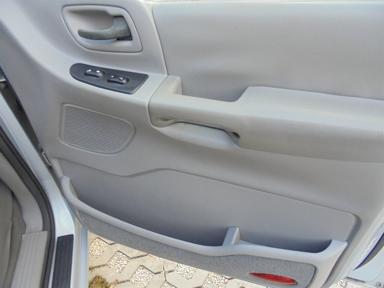 2002 Ford Windstar LX  Wheelchair lift/Handicap - Photo 42 - Deland, FL 32720