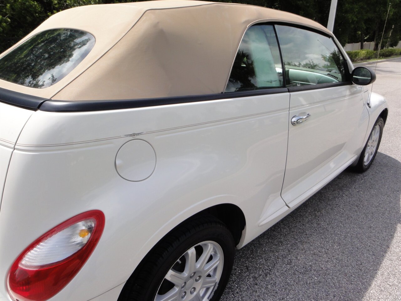 2008 Chrysler PT Cruiser Convertible - Photo 19 - Deland, FL 32720