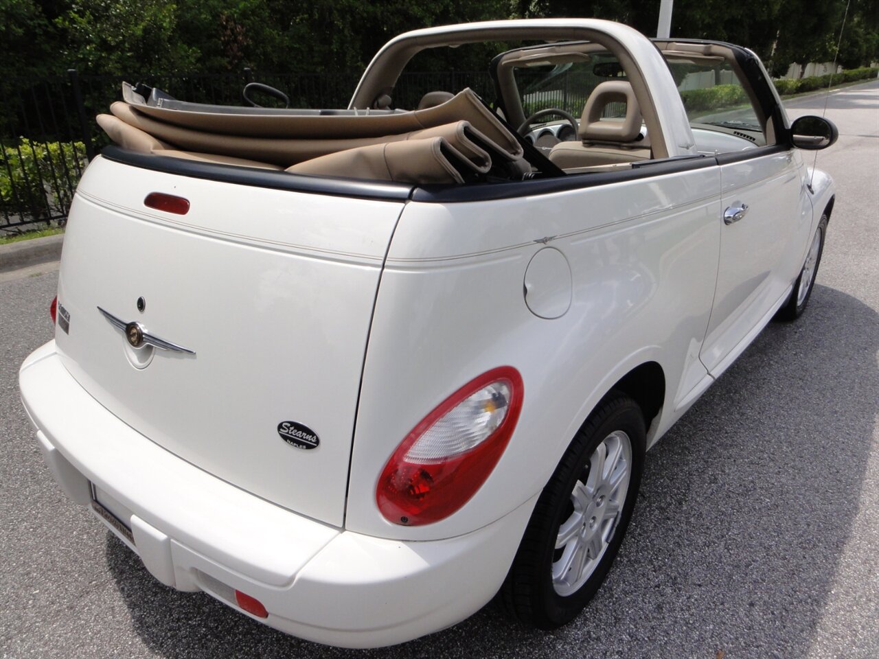 2008 Chrysler PT Cruiser Convertible - Photo 4 - Deland, FL 32720