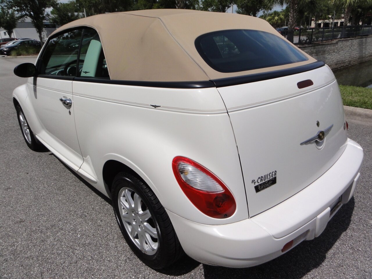 2008 Chrysler PT Cruiser Convertible - Photo 8 - Deland, FL 32720