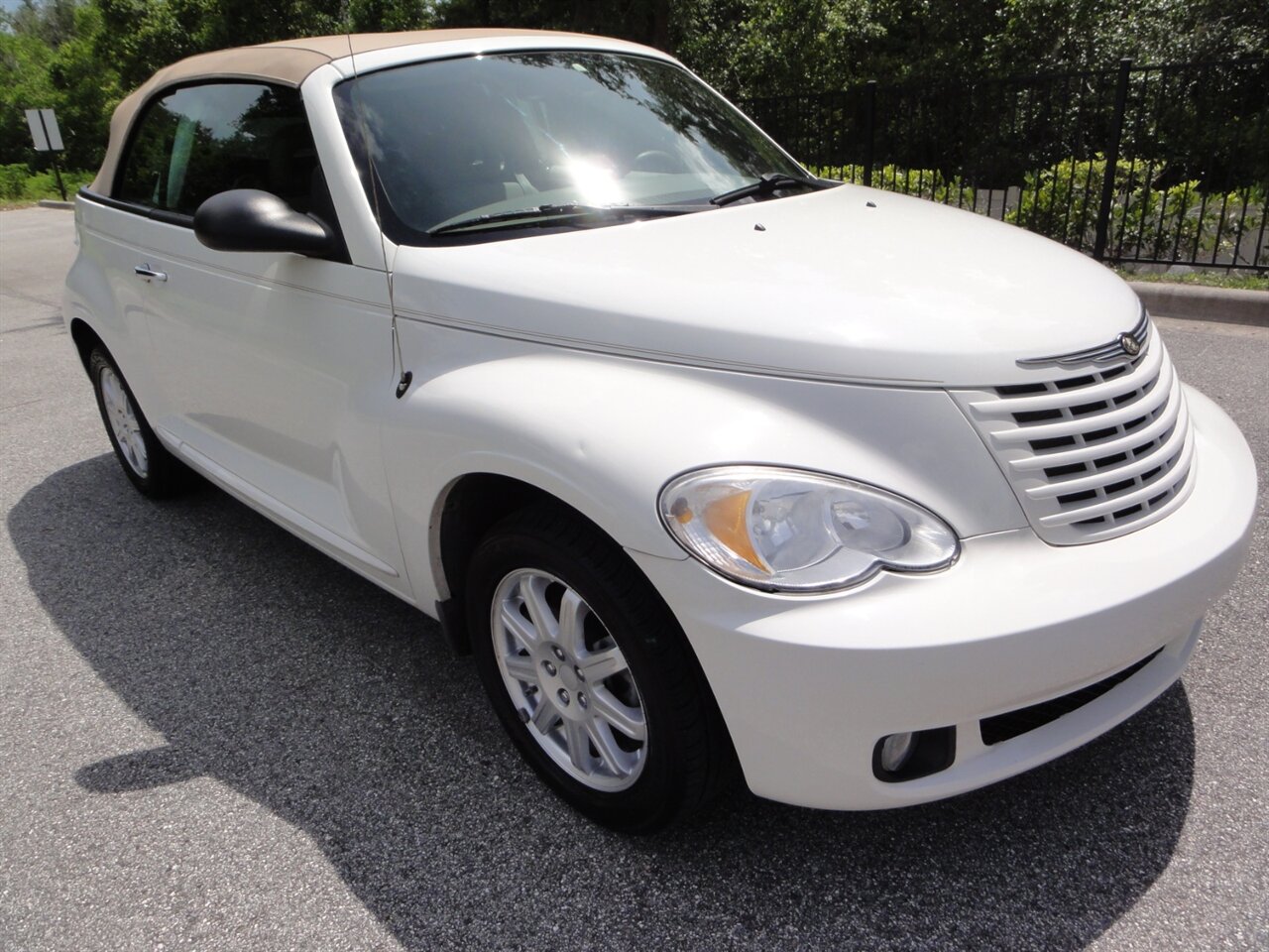 2008 Chrysler PT Cruiser Convertible - Photo 5 - Deland, FL 32720