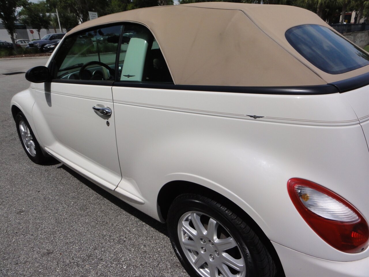 2008 Chrysler PT Cruiser Convertible - Photo 18 - Deland, FL 32720