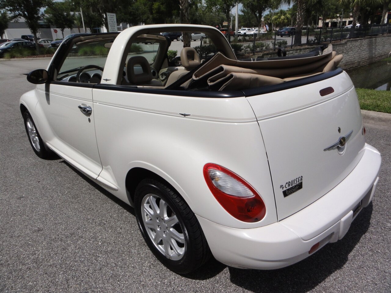 2008 Chrysler PT Cruiser Convertible - Photo 3 - Deland, FL 32720