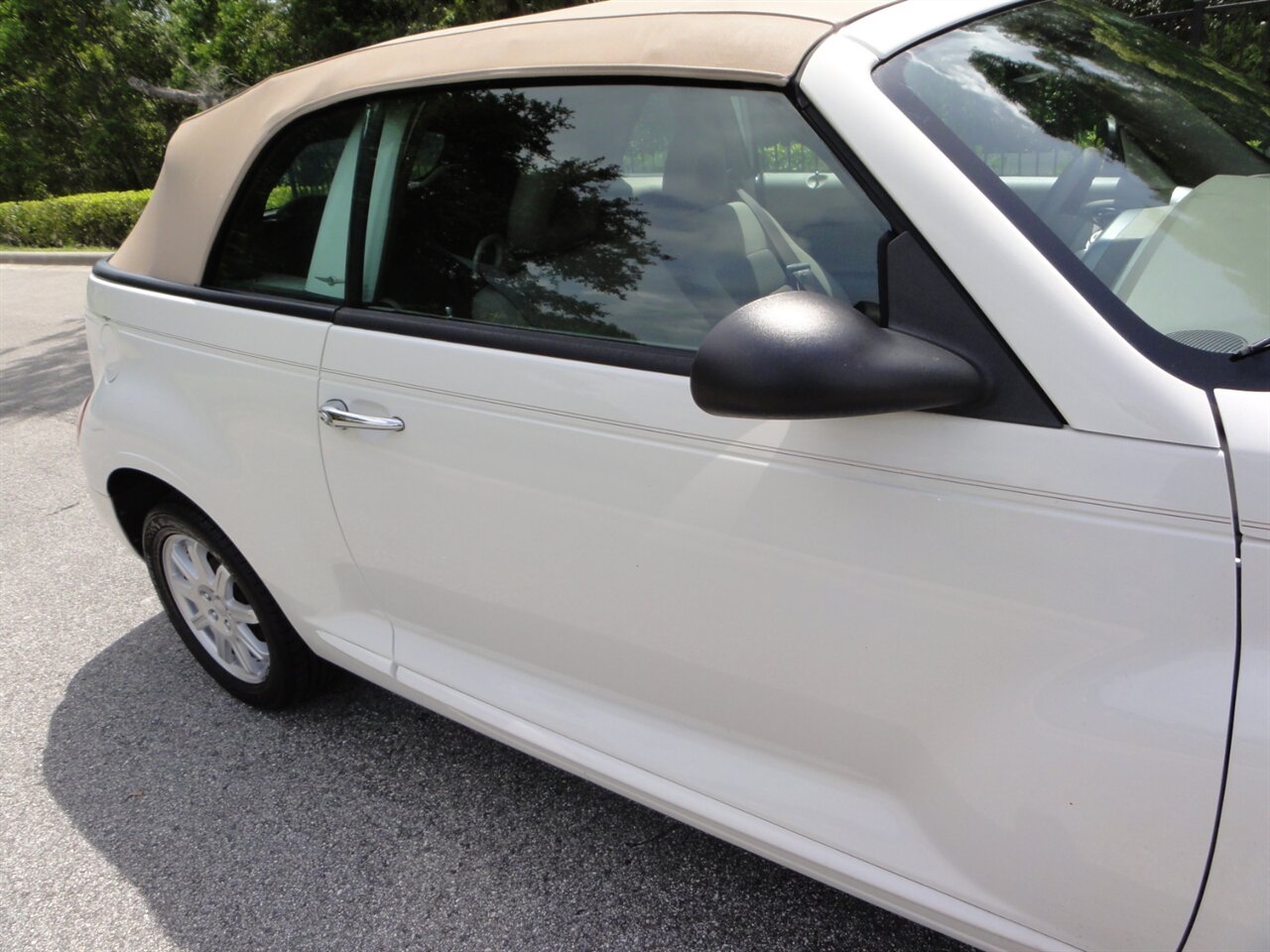 2008 Chrysler PT Cruiser Convertible - Photo 17 - Deland, FL 32720