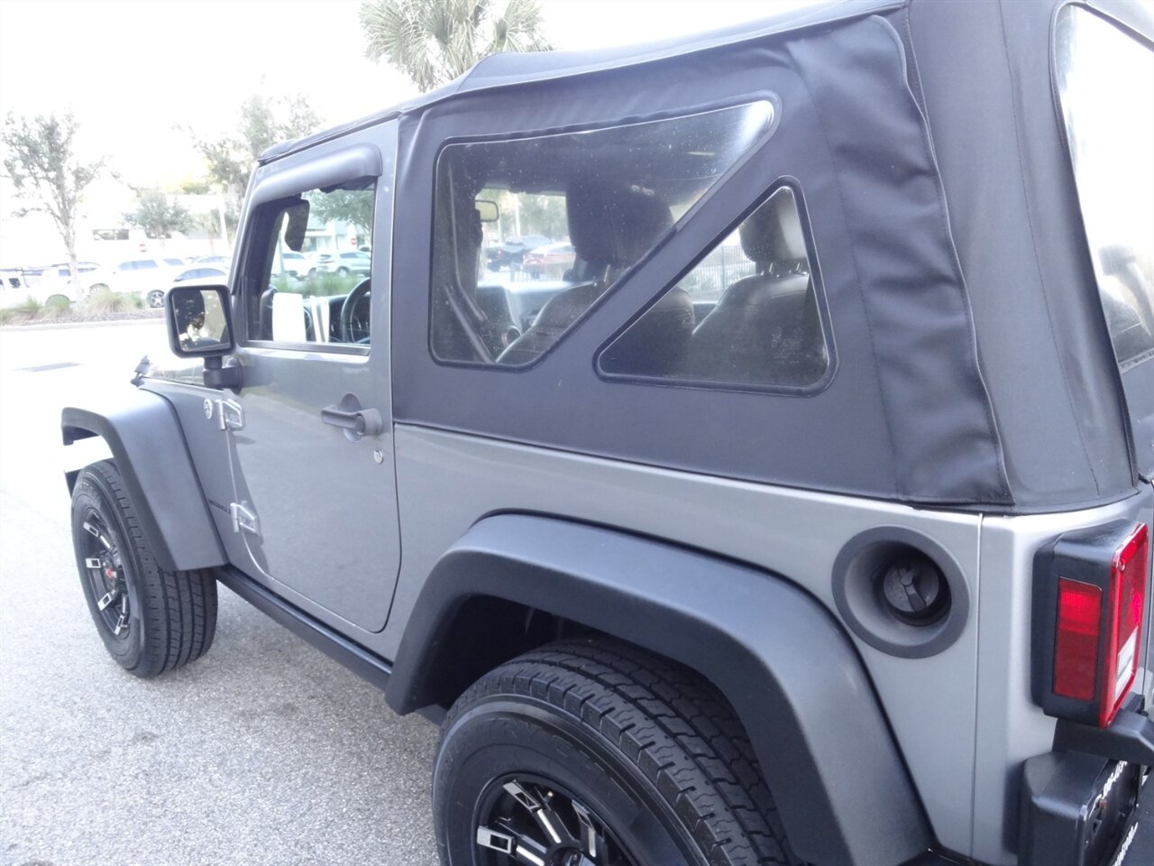 2014 Jeep Wrangler Rubicon - Photo 12 - Deland, FL 32720