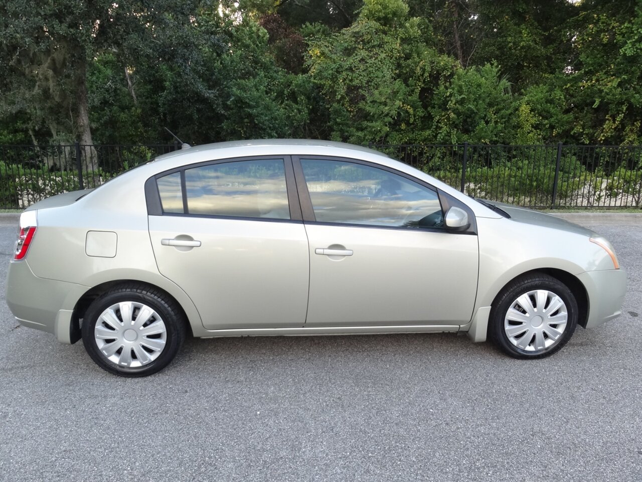 2008 Nissan Sentra 2.0   - Photo 15 - Deland, FL 32720