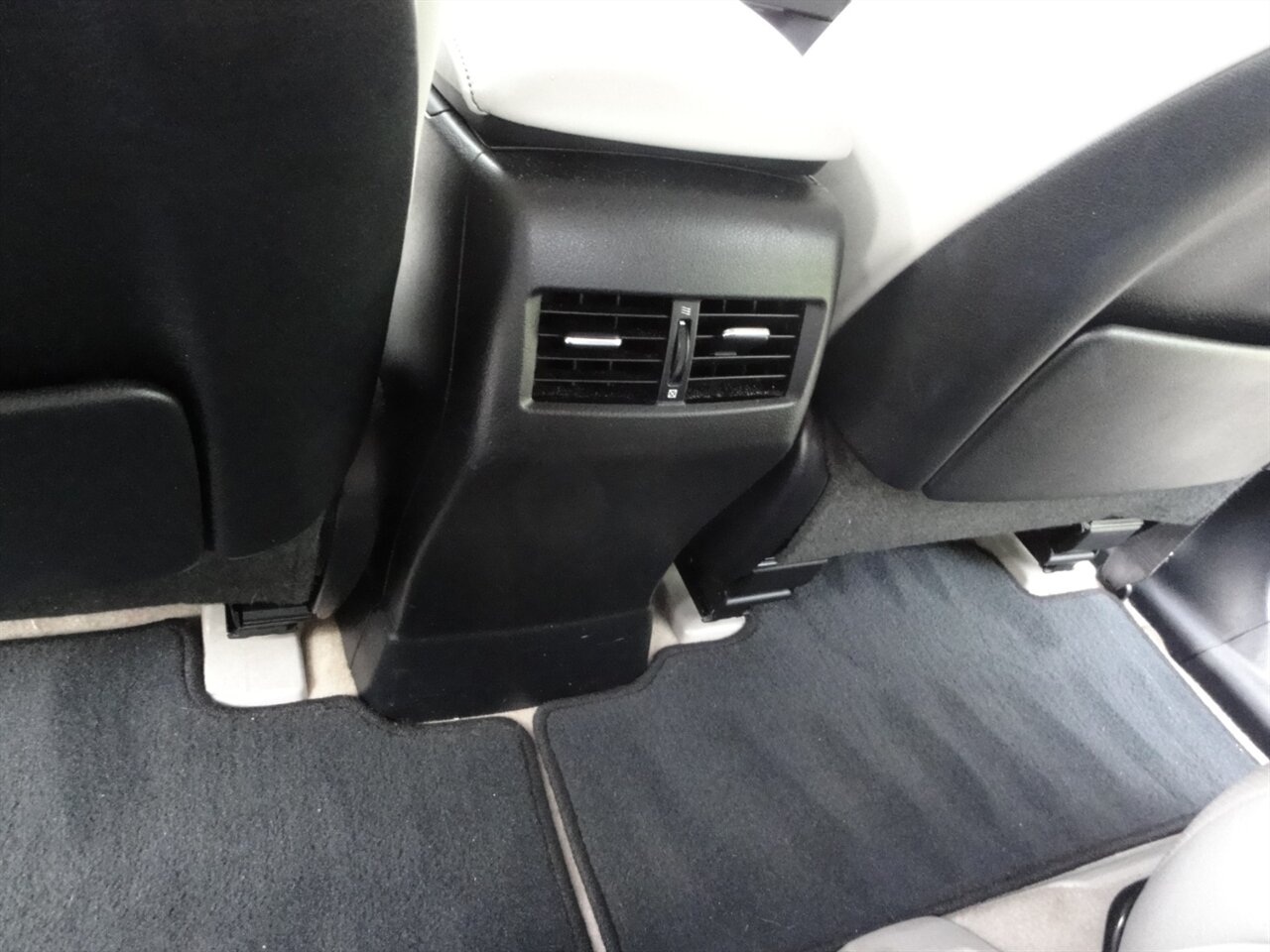2013 Lexus RX 450h Premium - Photo 32 - Deland, FL 32720