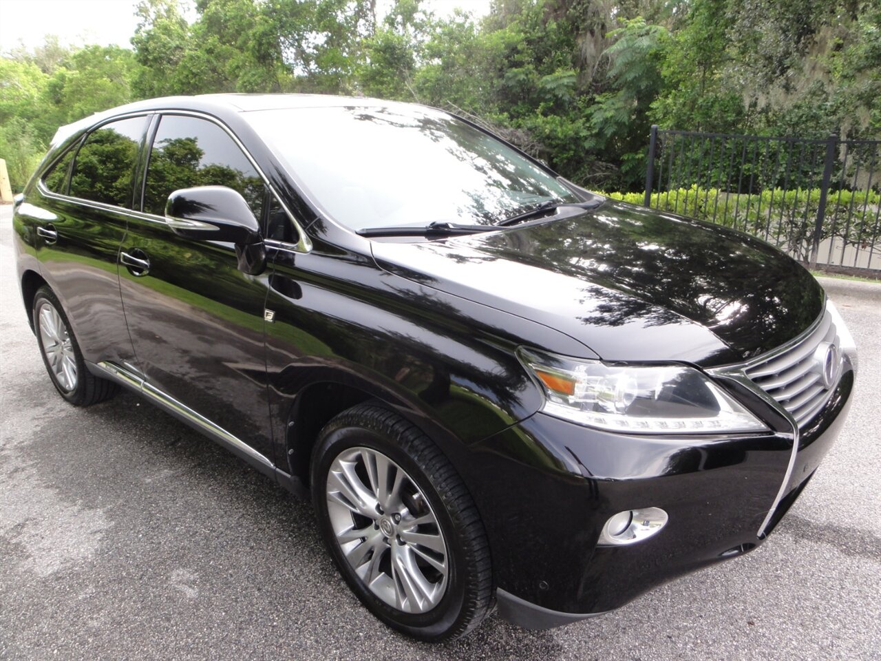 2013 Lexus RX 450h Premium - Photo 2 - Deland, FL 32720