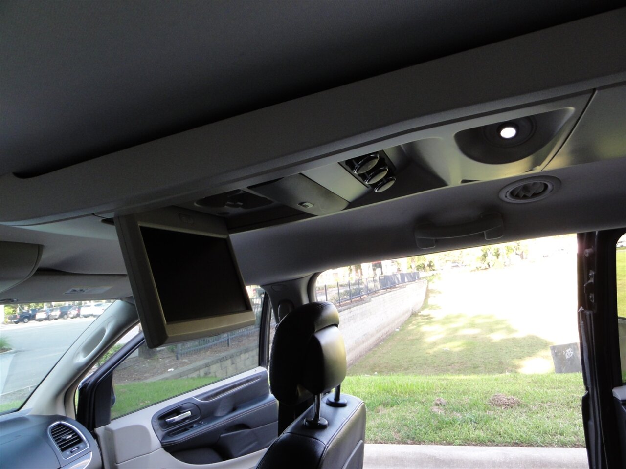 2014 Chrysler Town & Country Touring   - Photo 32 - Deland, FL 32720