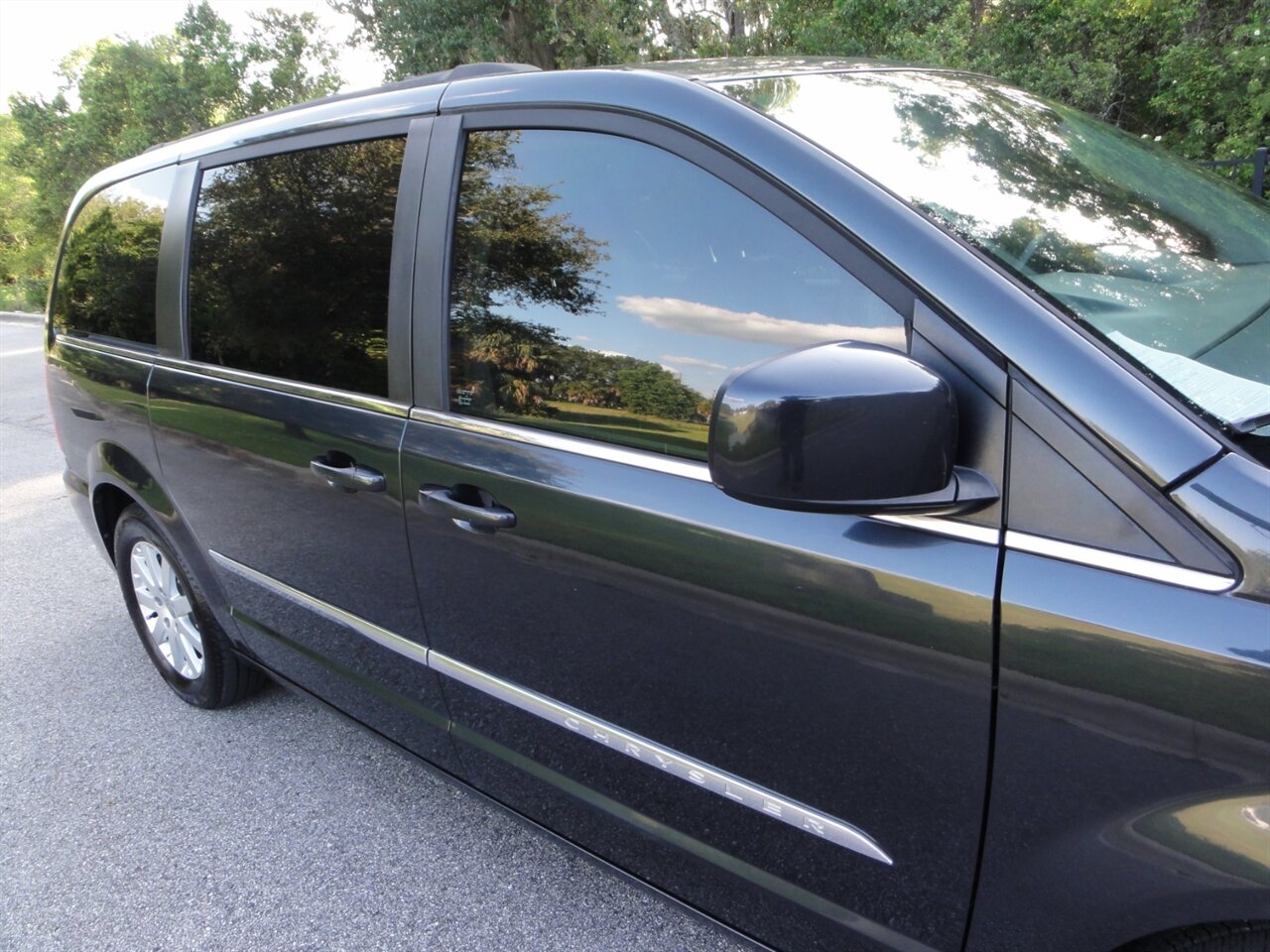 2014 Chrysler Town & Country Touring   - Photo 10 - Deland, FL 32720