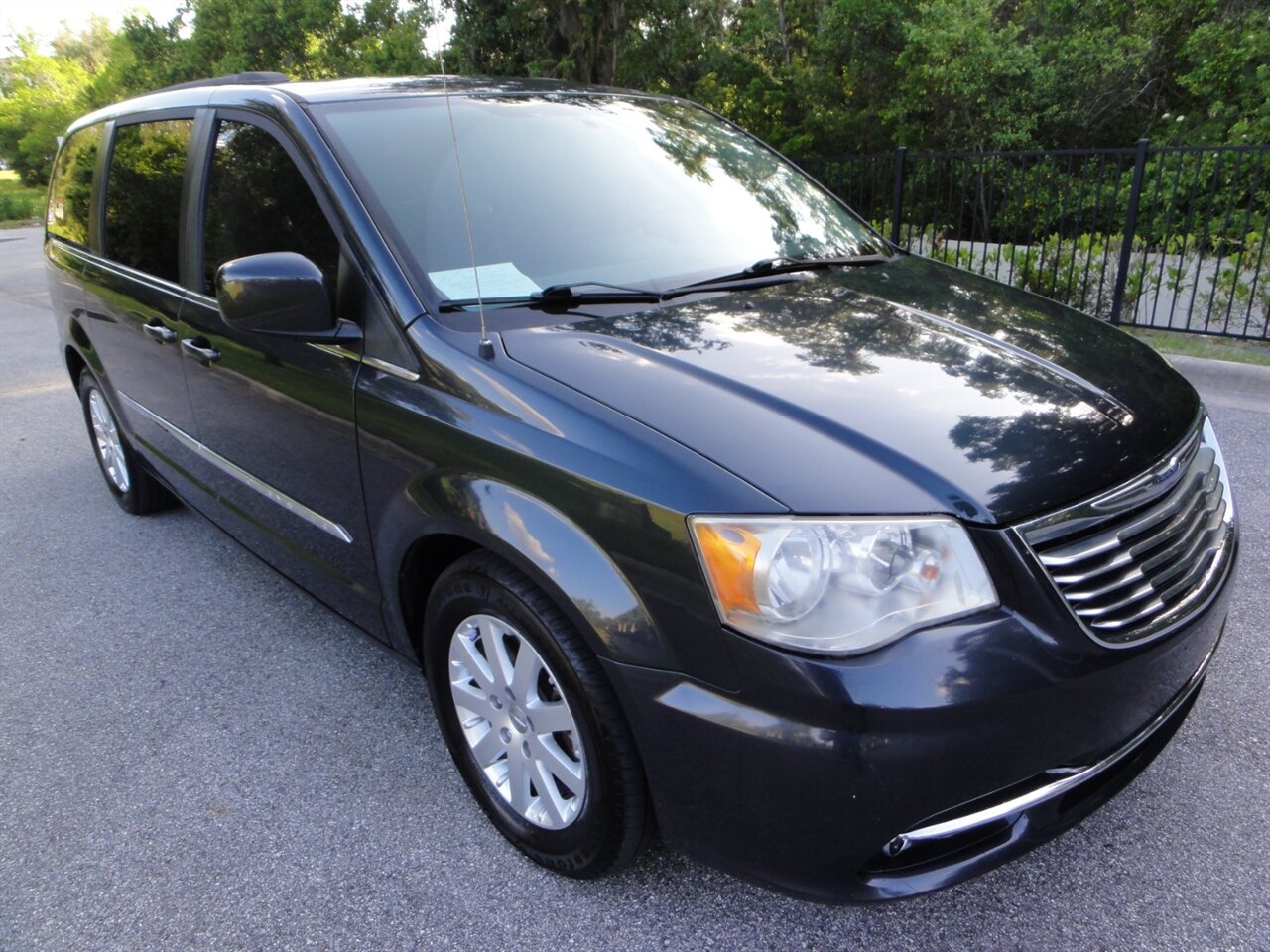 2014 Chrysler Town & Country Touring   - Photo 1 - Deland, FL 32720