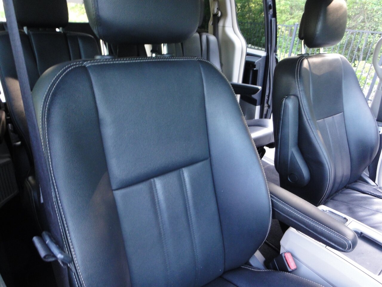 2014 Chrysler Town & Country Touring   - Photo 42 - Deland, FL 32720