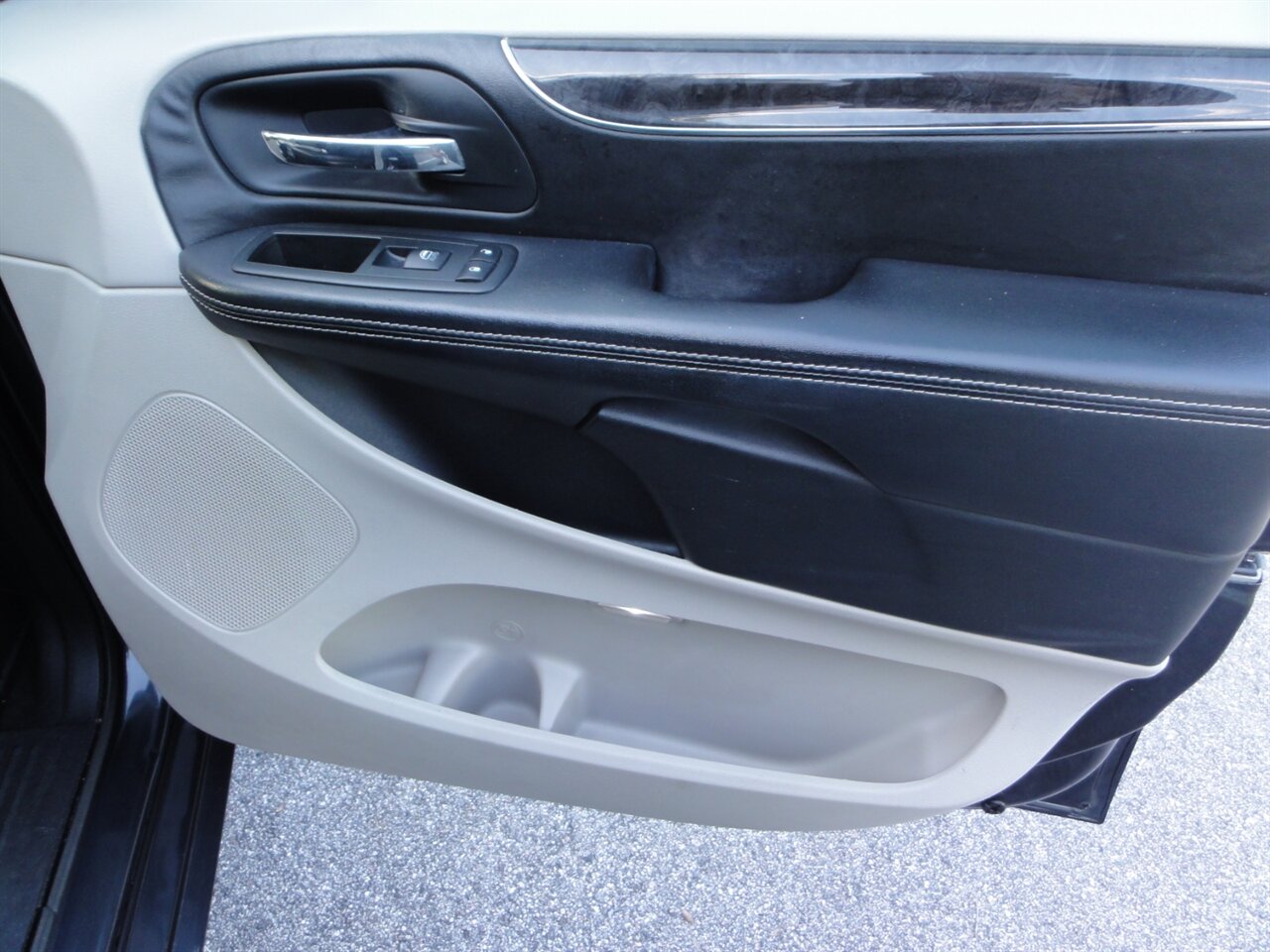 2014 Chrysler Town & Country Touring   - Photo 45 - Deland, FL 32720