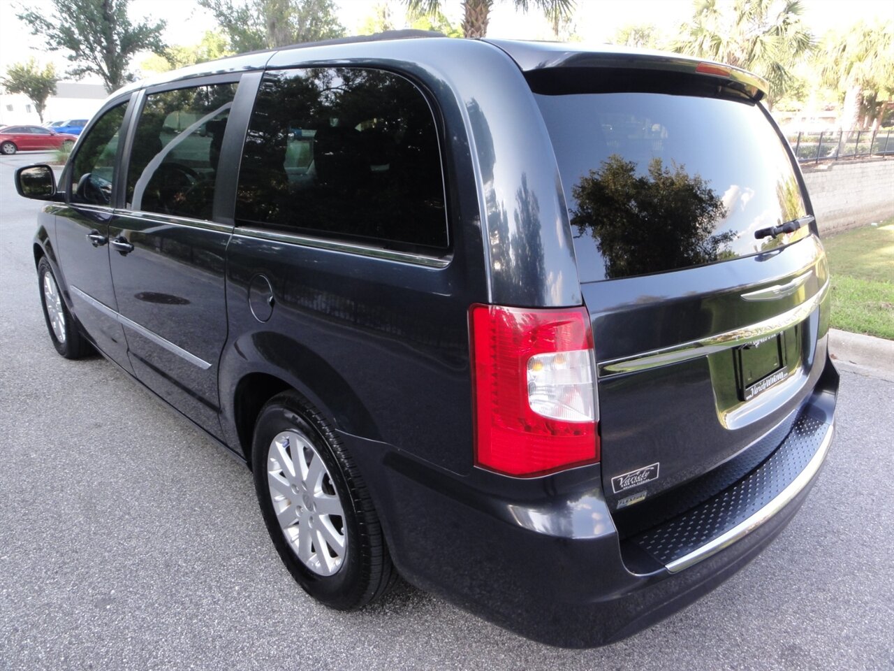 2014 Chrysler Town & Country Touring   - Photo 4 - Deland, FL 32720