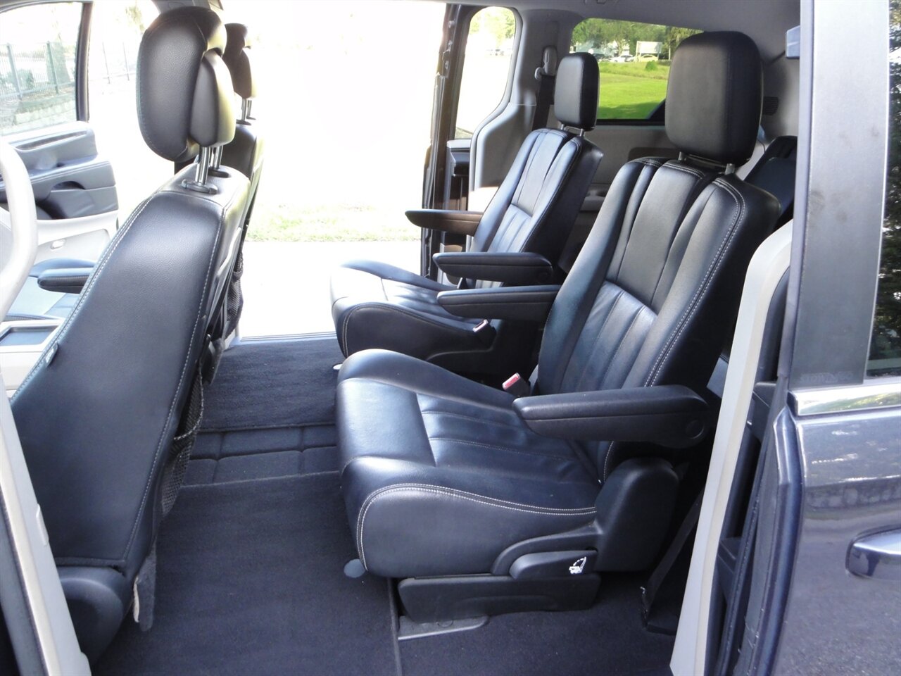 2014 Chrysler Town & Country Touring   - Photo 34 - Deland, FL 32720