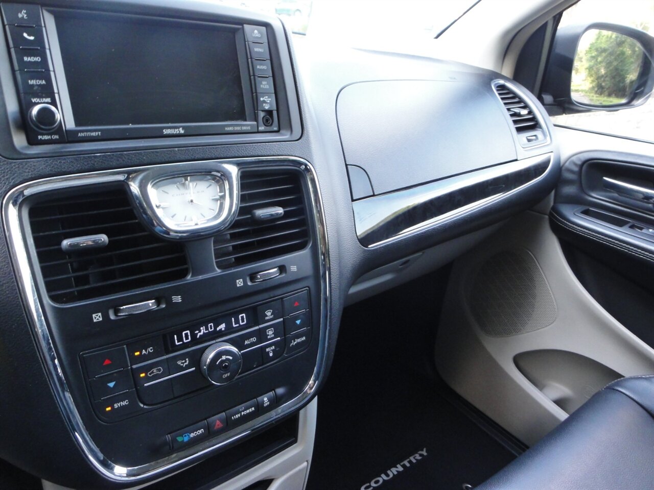 2014 Chrysler Town & Country Touring   - Photo 57 - Deland, FL 32720