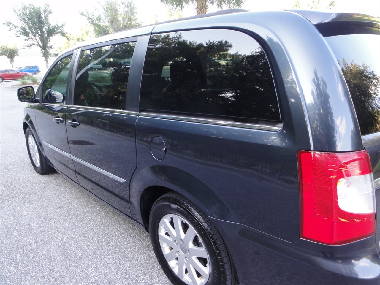 2014 Chrysler Town & Country Touring   - Photo 12 - Deland, FL 32720