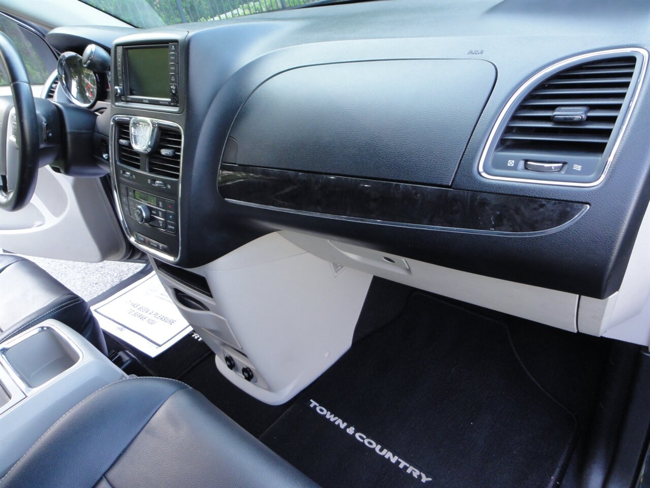 2014 Chrysler Town & Country Touring   - Photo 43 - Deland, FL 32720