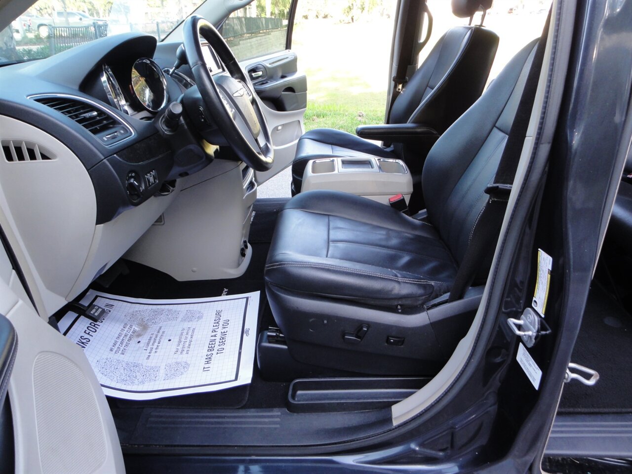 2014 Chrysler Town & Country Touring   - Photo 29 - Deland, FL 32720