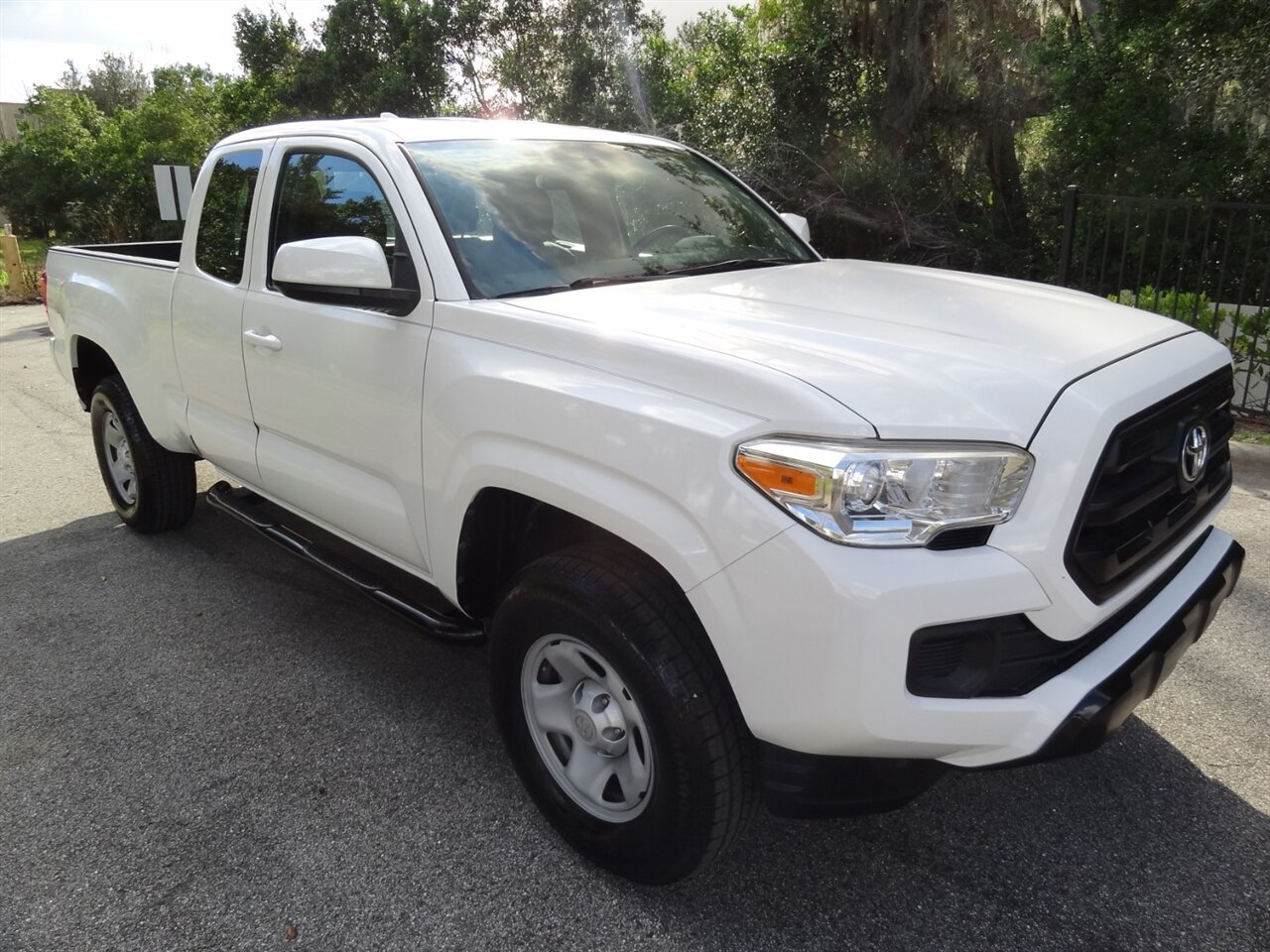 2016 Toyota Tacoma SR  Extended cab - Photo 1 - Deland, FL 32720