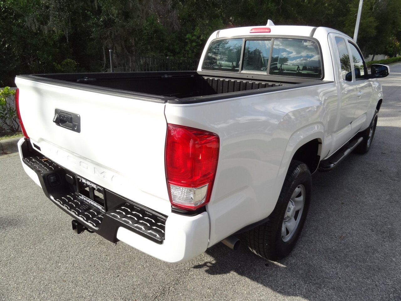 2016 Toyota Tacoma SR  Extended cab - Photo 4 - Deland, FL 32720
