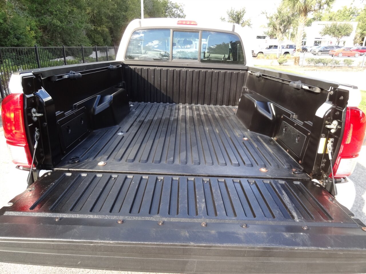 2016 Toyota Tacoma SR  Extended cab - Photo 23 - Deland, FL 32720
