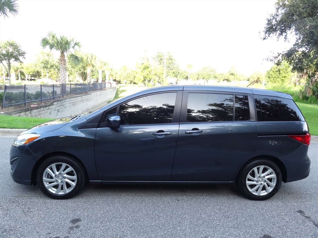 2012 Mazda Mazda5 Sport Wagon - Photo 16 - Deland, FL 32720