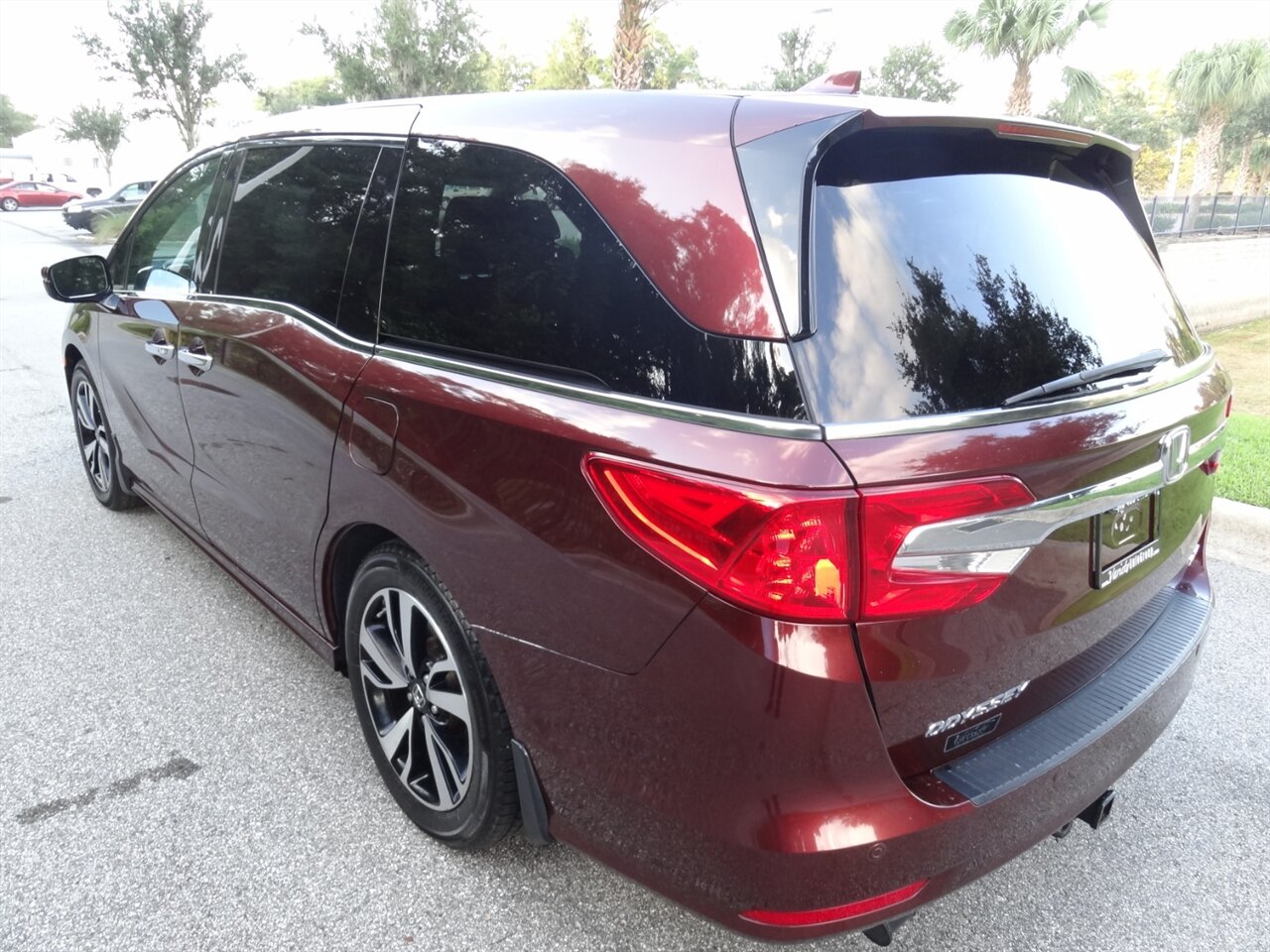 2018 Honda Odyssey Elite  Premium - Photo 4 - Deland, FL 32720