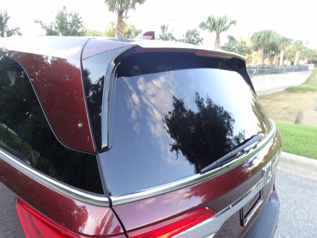 2018 Honda Odyssey Elite  Premium - Photo 20 - Deland, FL 32720