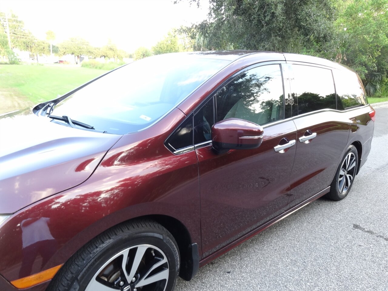 2018 Honda Odyssey Elite  Premium - Photo 9 - Deland, FL 32720