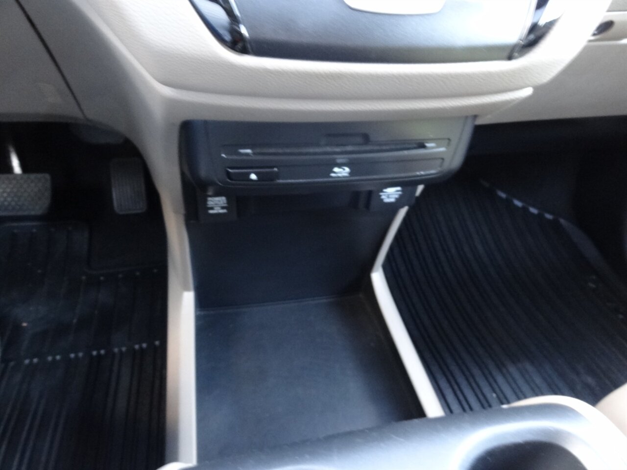 2018 Honda Odyssey Elite  Premium - Photo 60 - Deland, FL 32720
