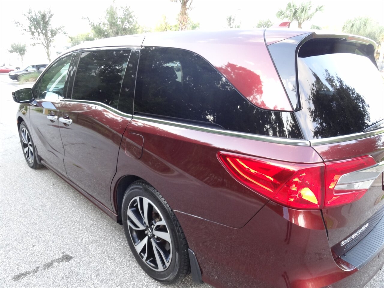 2018 Honda Odyssey Elite  Premium - Photo 12 - Deland, FL 32720