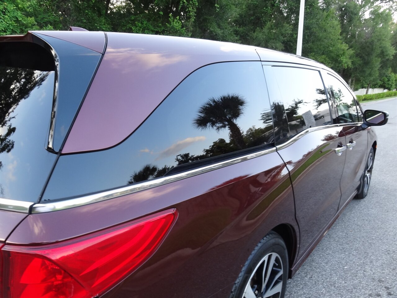 2018 Honda Odyssey Elite  Premium - Photo 24 - Deland, FL 32720