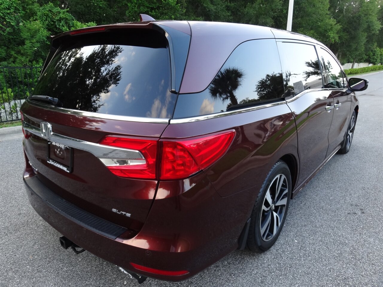 2018 Honda Odyssey Elite  Premium - Photo 3 - Deland, FL 32720