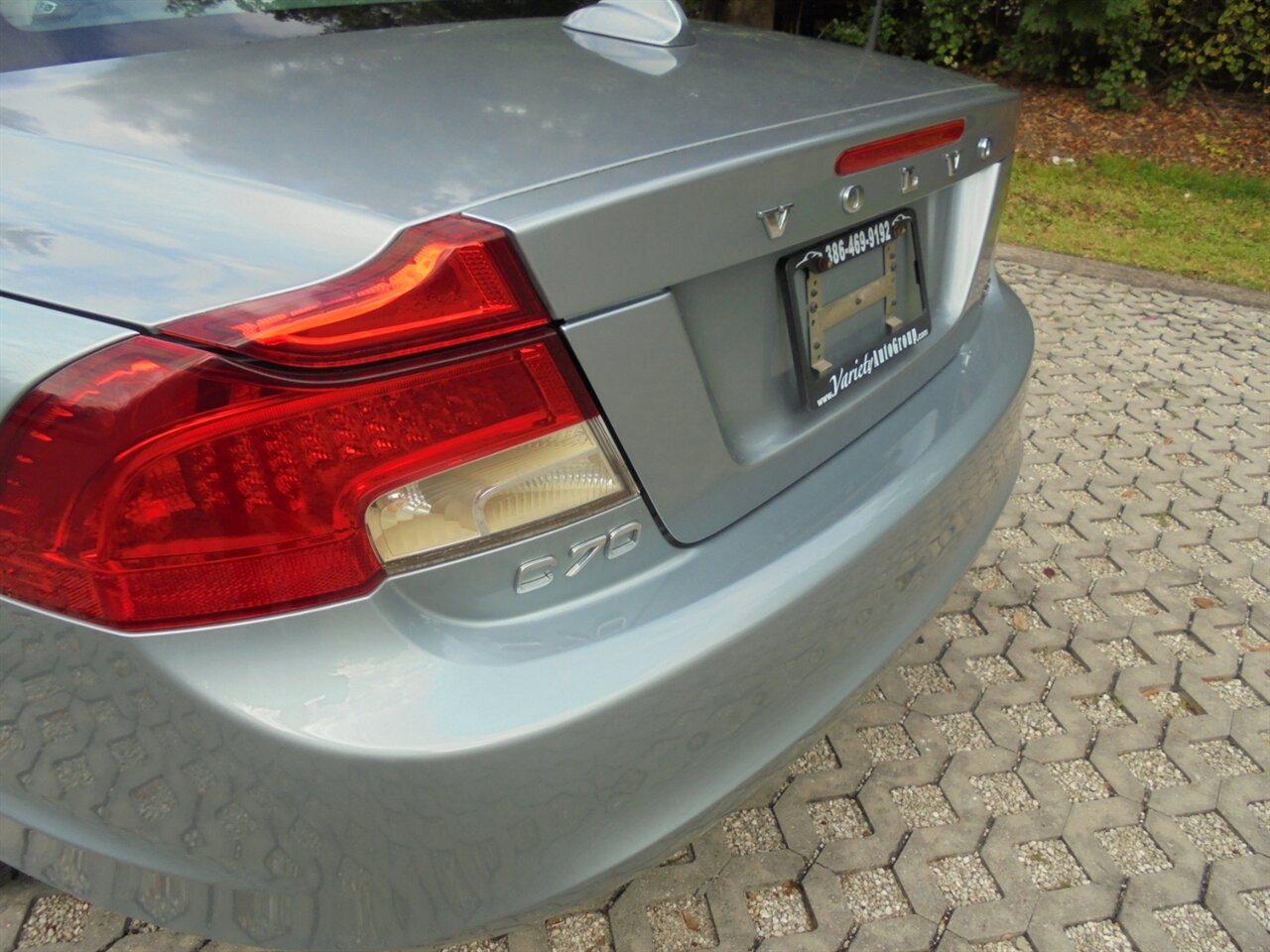 2012 Volvo C70 T5  Premium - Photo 22 - Deland, FL 32720