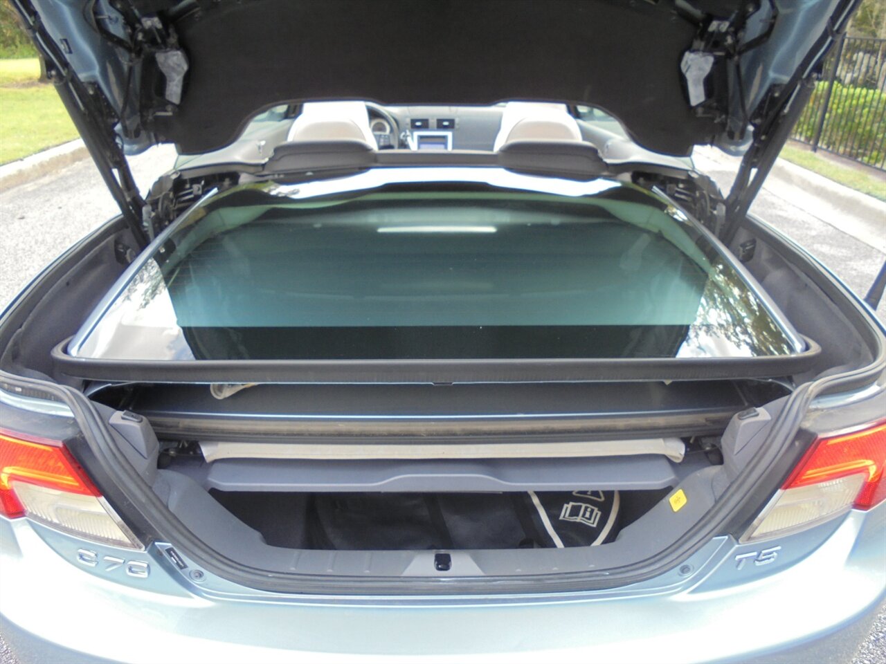 2012 Volvo C70 T5  Premium - Photo 31 - Deland, FL 32720