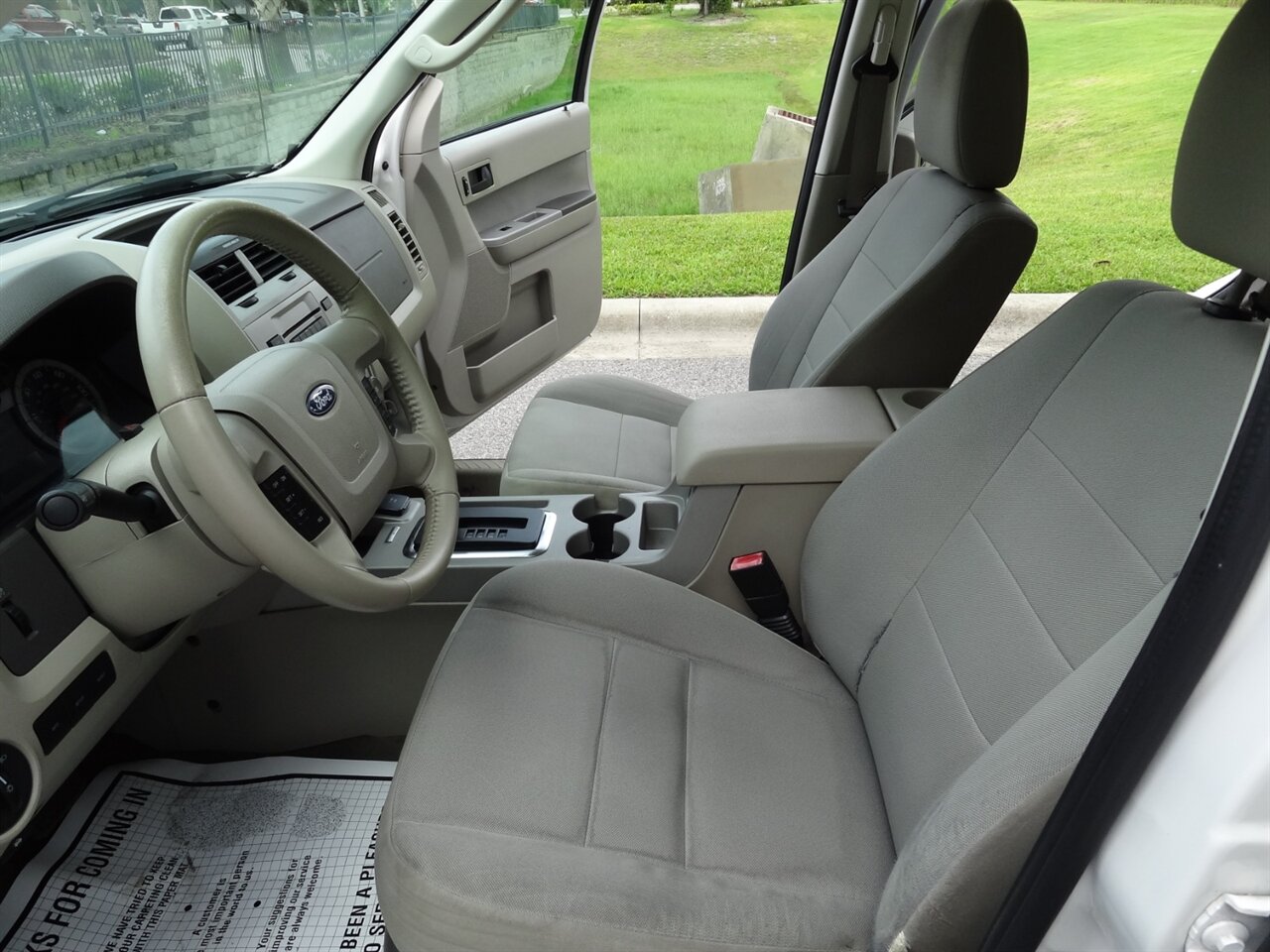 2010 Ford Escape Hybrid Premium - Photo 32 - Deland, FL 32720