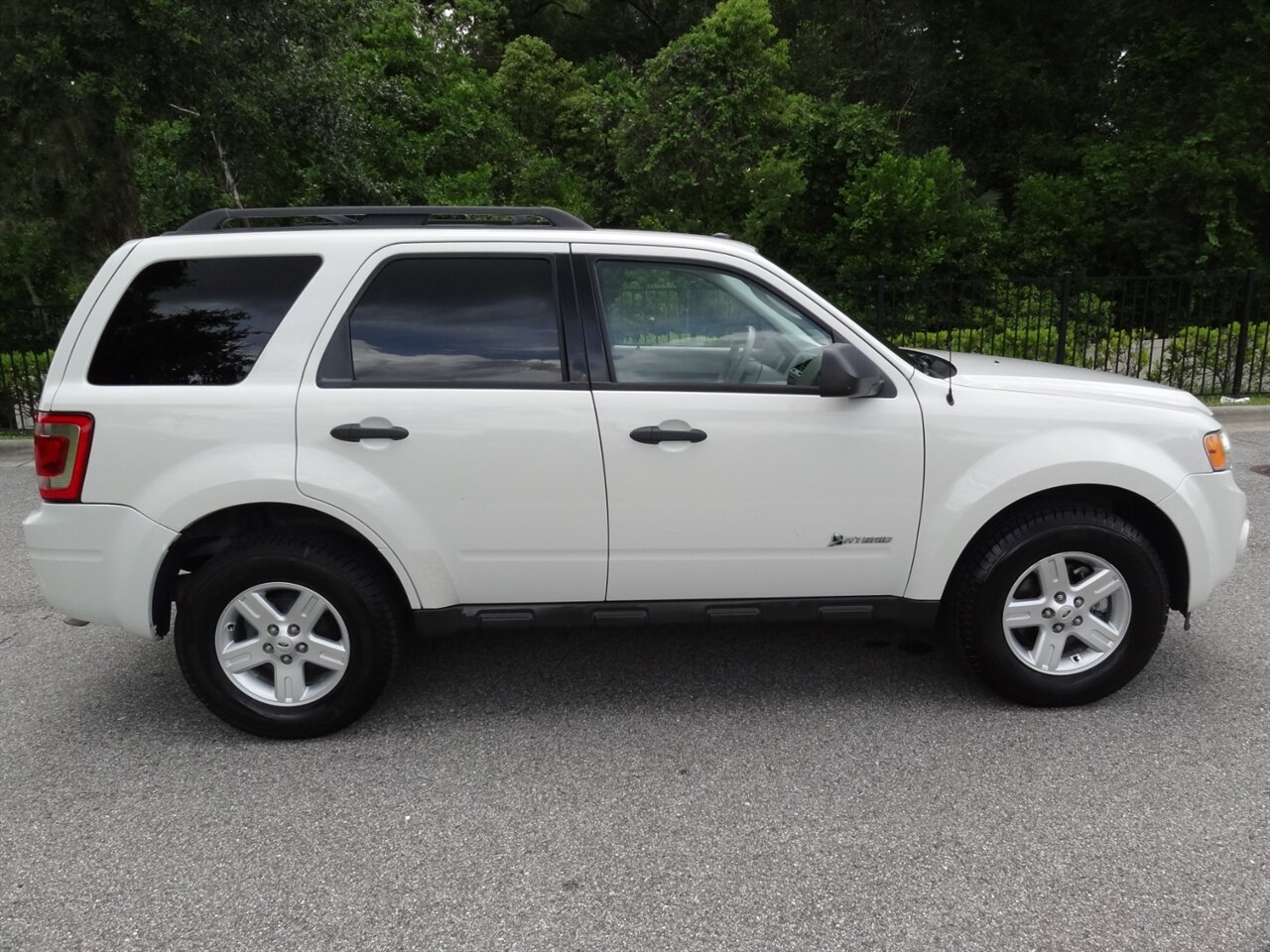 2010 Ford Escape Hybrid Premium - Photo 15 - Deland, FL 32720