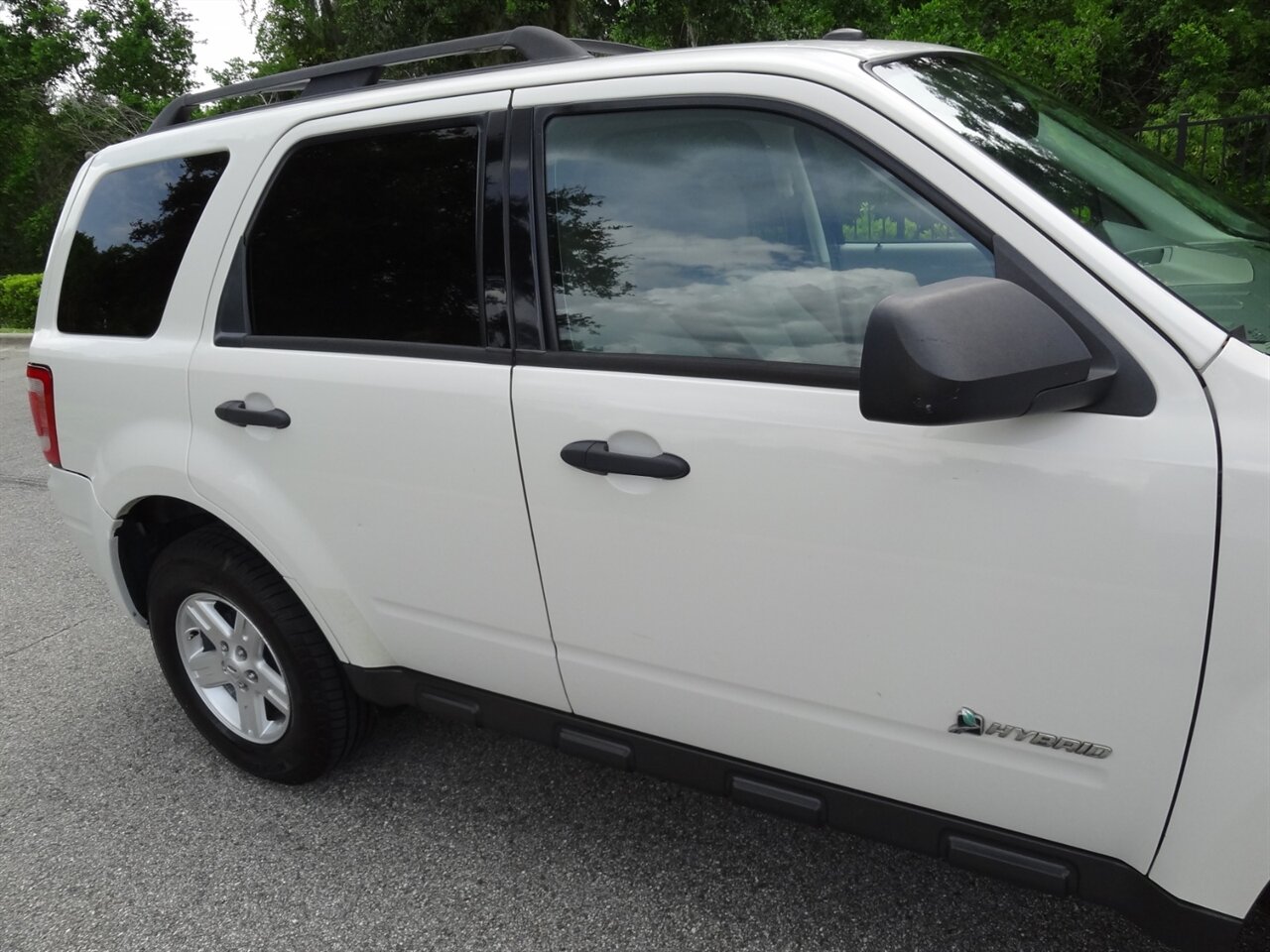 2010 Ford Escape Hybrid Premium - Photo 10 - Deland, FL 32720