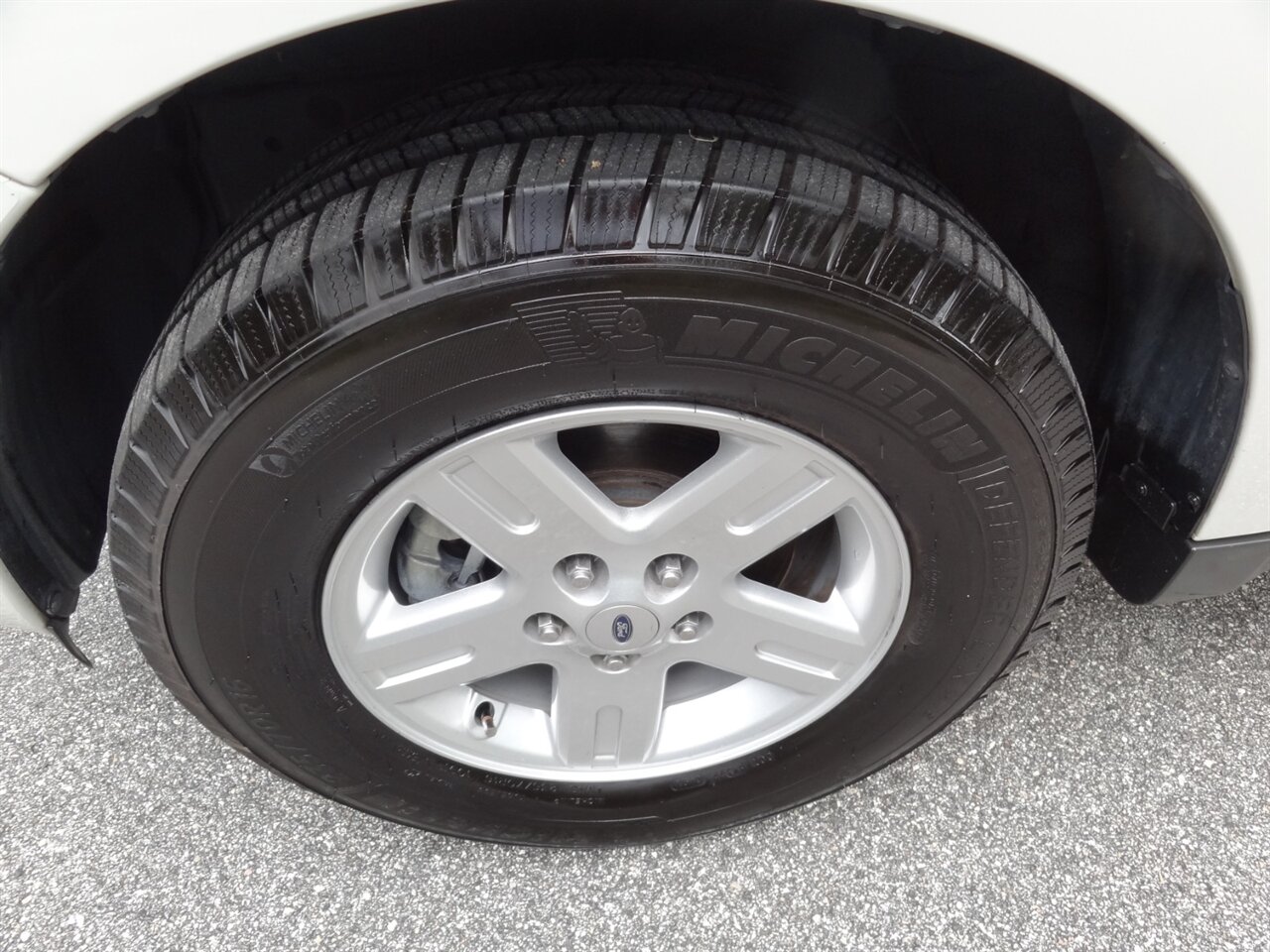 2010 Ford Escape Hybrid Premium - Photo 24 - Deland, FL 32720