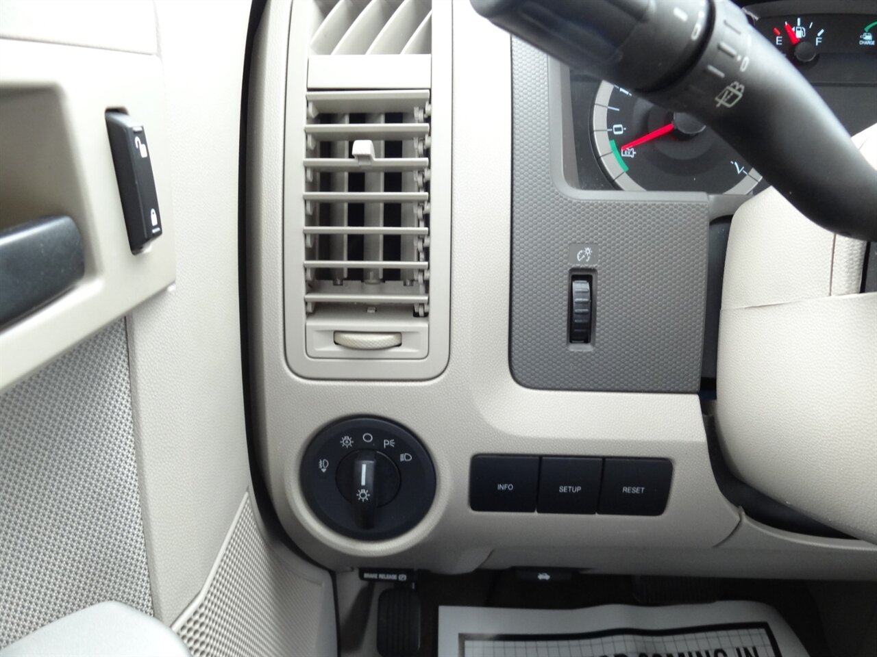 2010 Ford Escape Hybrid Premium - Photo 51 - Deland, FL 32720