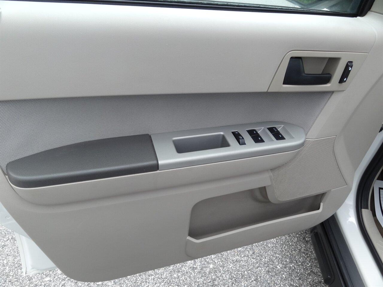 2010 Ford Escape Hybrid Premium - Photo 30 - Deland, FL 32720