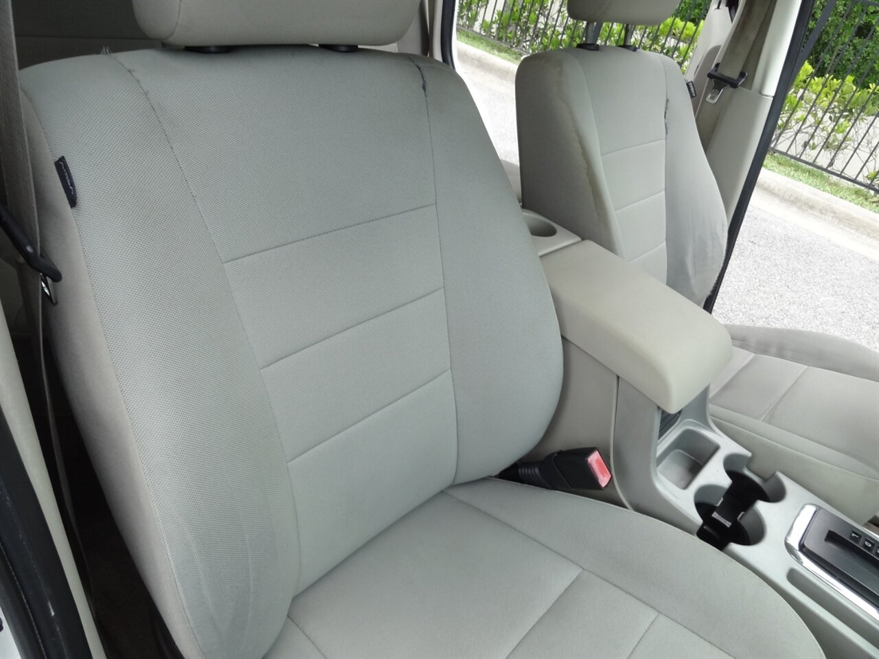 2010 Ford Escape Hybrid Premium - Photo 43 - Deland, FL 32720