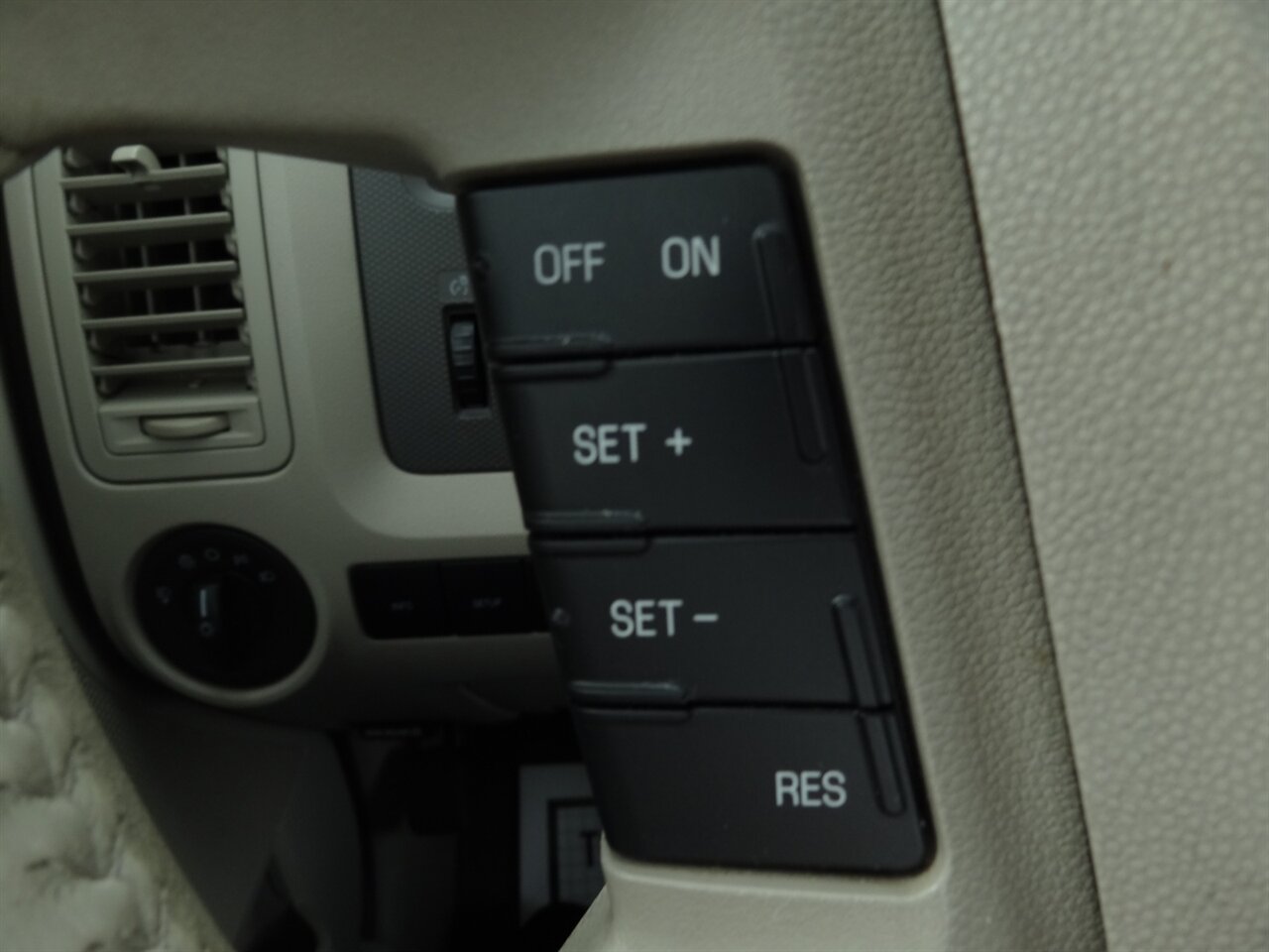 2010 Ford Escape Hybrid Premium - Photo 48 - Deland, FL 32720