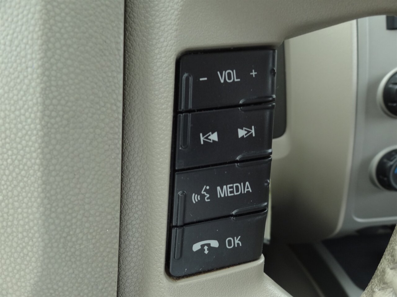 2010 Ford Escape Hybrid Premium - Photo 49 - Deland, FL 32720